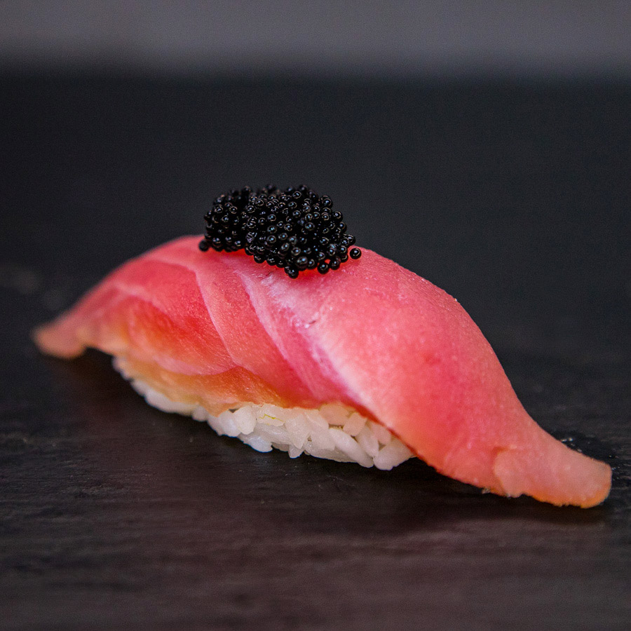 Dostavka Nigiri S Tuncom I Ikroj Tobiko Iz Black Pearl V Nesvizhe Just Eat By